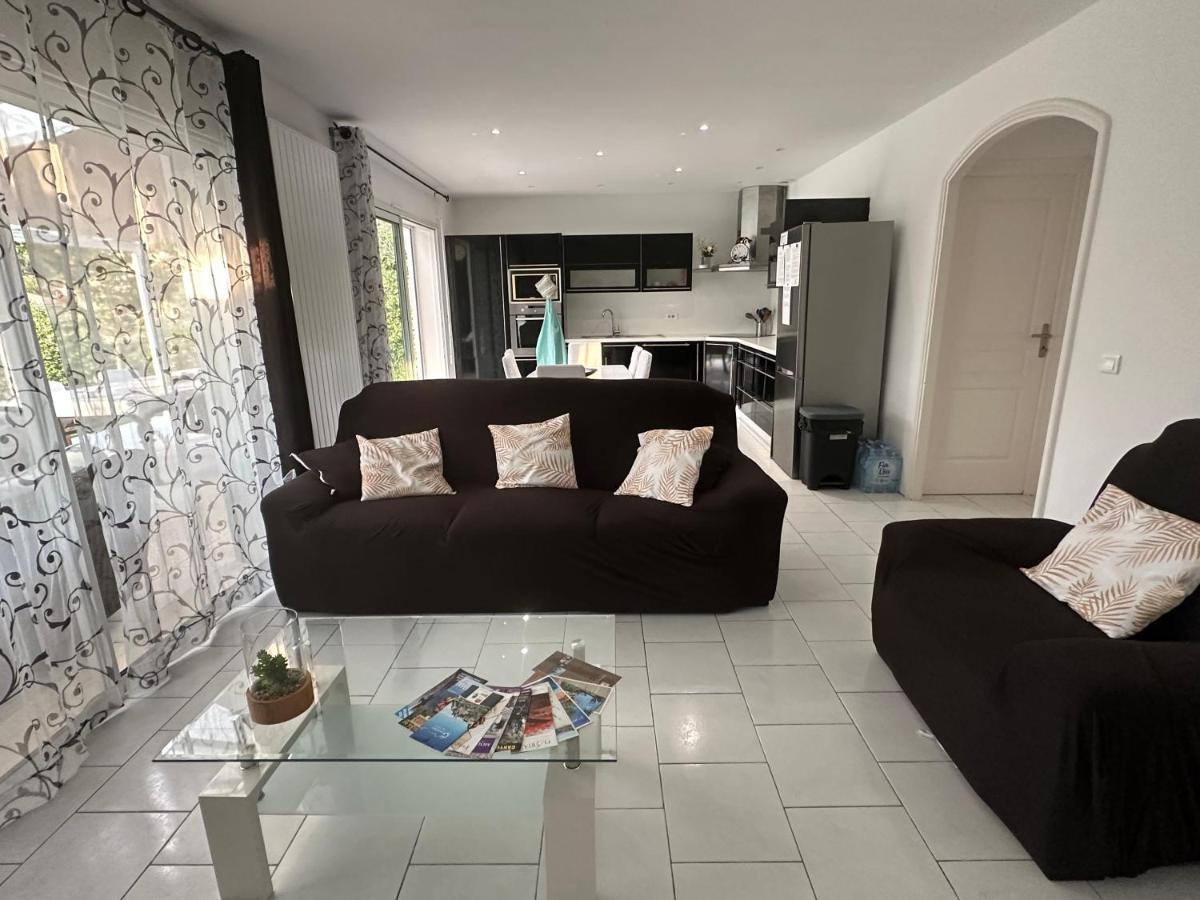 Petite maisonette adossee mais independante avec piscine Villa Peymeinade Buitenkant foto