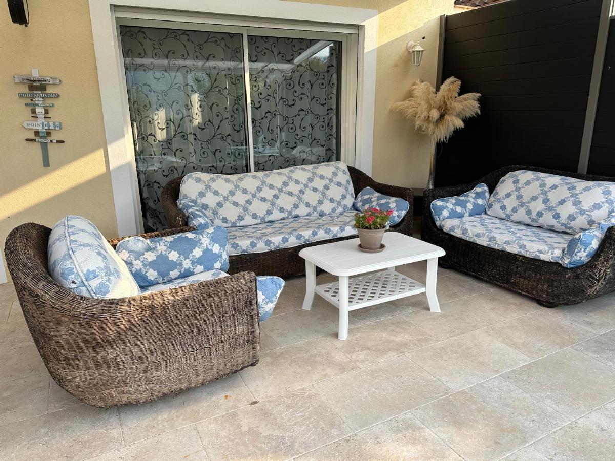 Petite maisonette adossee mais independante avec piscine Villa Peymeinade Buitenkant foto